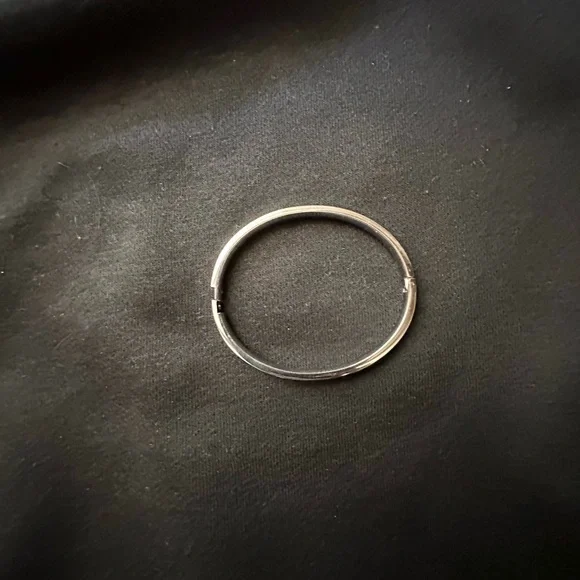 Fashion Silver Hinge Bracelet - Picture 8 of 10